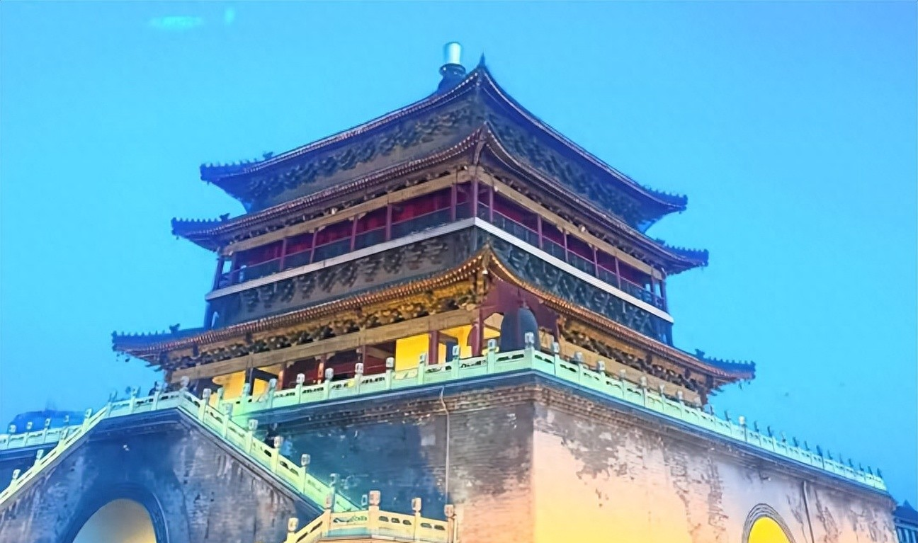 _邱淑贞母女仨游西安古城	，56岁妈妈戴口罩靓过女儿，沈日颜值逆袭_邱淑贞母女仨游西安古城，56岁妈妈戴口罩靓过女儿	，沈日颜值逆袭