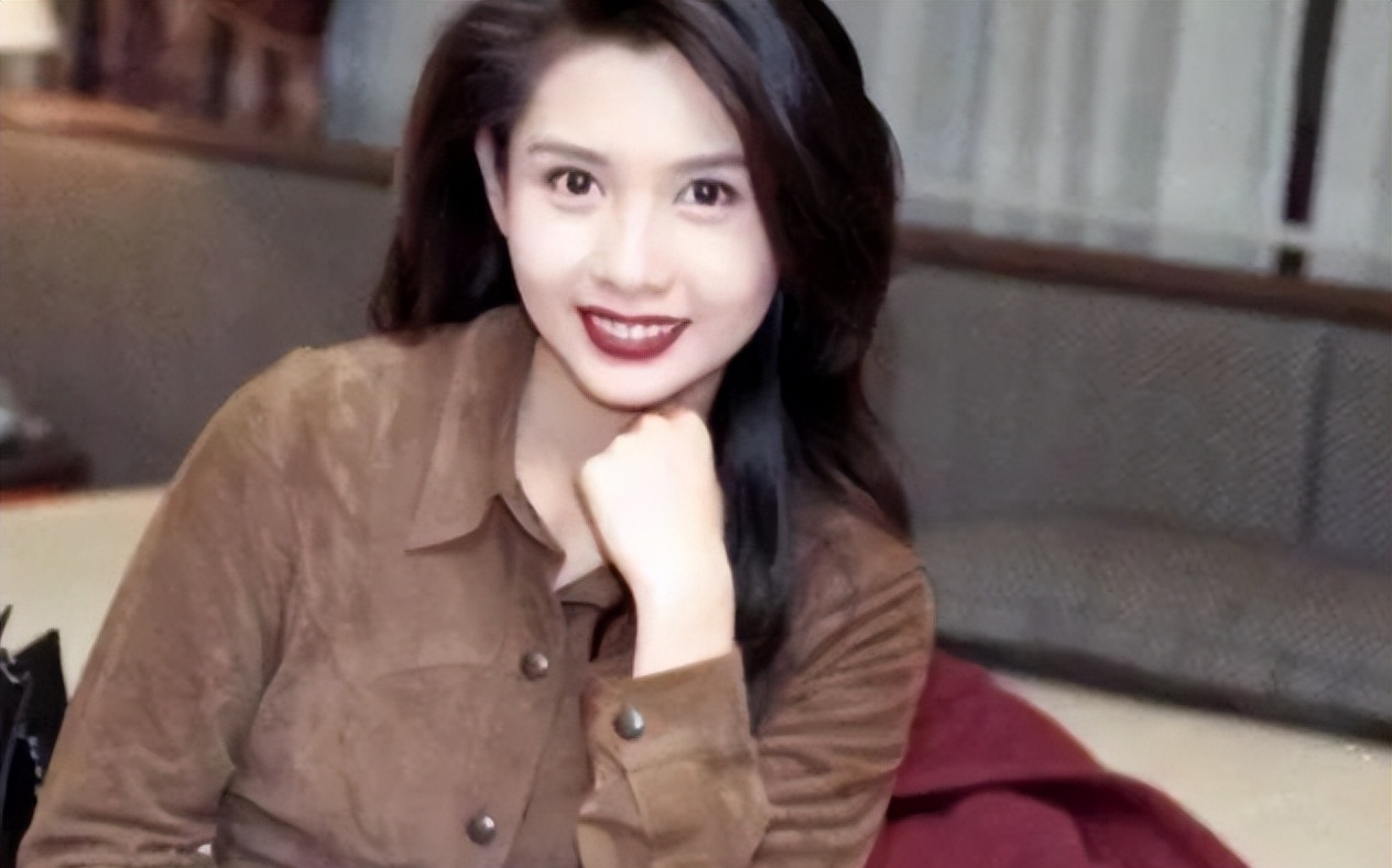 _邱淑贞母女仨游西安古城，56岁妈妈戴口罩靓过女儿，沈日颜值逆袭_邱淑贞母女仨游西安古城	，56岁妈妈戴口罩靓过女儿，沈日颜值逆袭