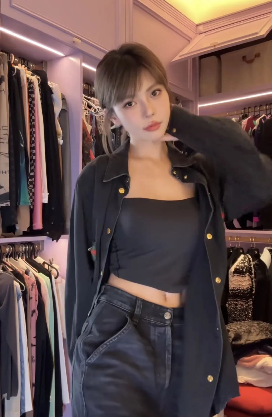 周淑怡直播间请教如何跳擦边舞!网友热评:可飞?周淑怡怒怼:飞你老木!