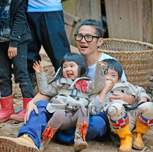 曹格女儿颜值进化史：从“包子脸”到“高级脸