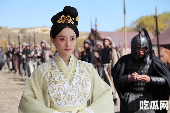 抖音温婉‘洗白’现场：直播失误引发网友强烈反应